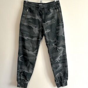 Womens TNA Camo Gray/Charcoal Cargo Joggers 100% Cotton Casual Size Small Trendy